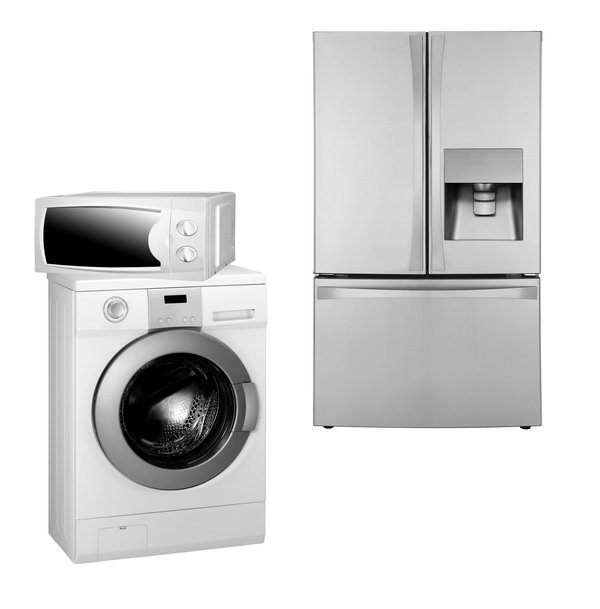 What are the key factors for choosing energy-efficient appliances for a modern kitchen renovation in Manchester?